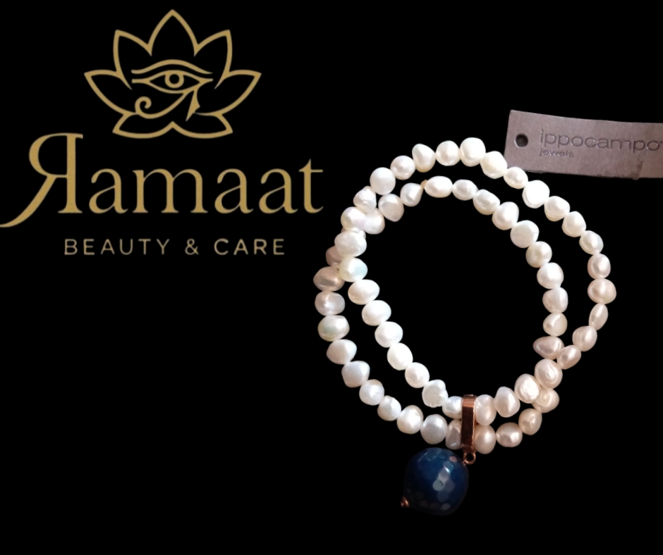 Braccialetto di perle con ciondolo di gemma blu ippocampo