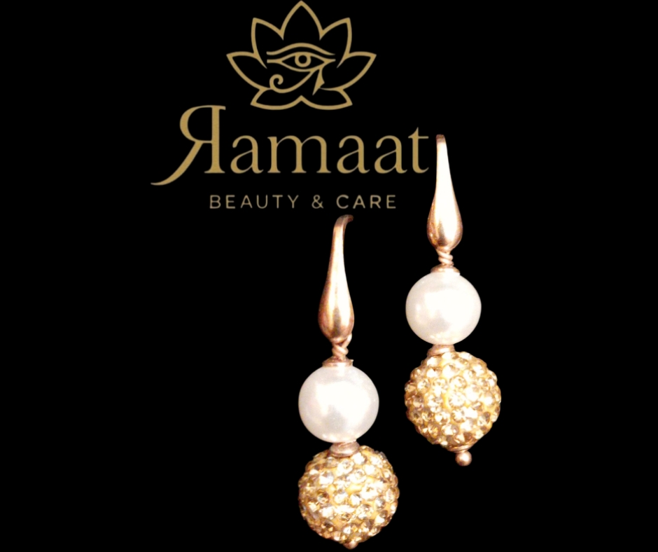 Eleganti orecchini pendenti con perle e cristalli ippocampo