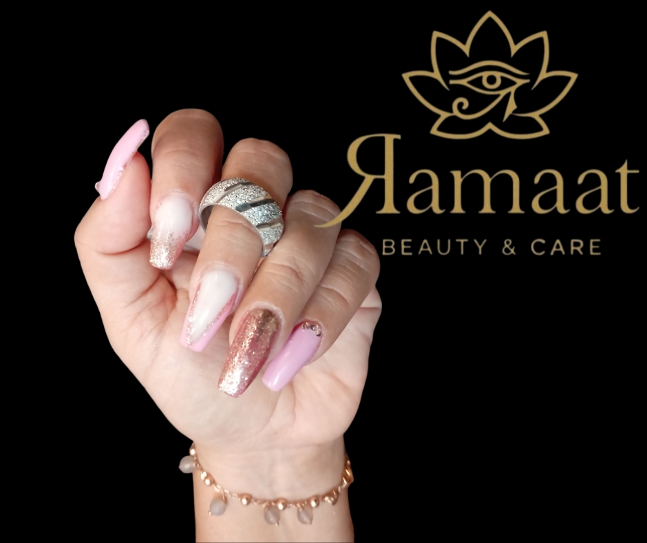 Fedina lavorata brilantinata in alluminio