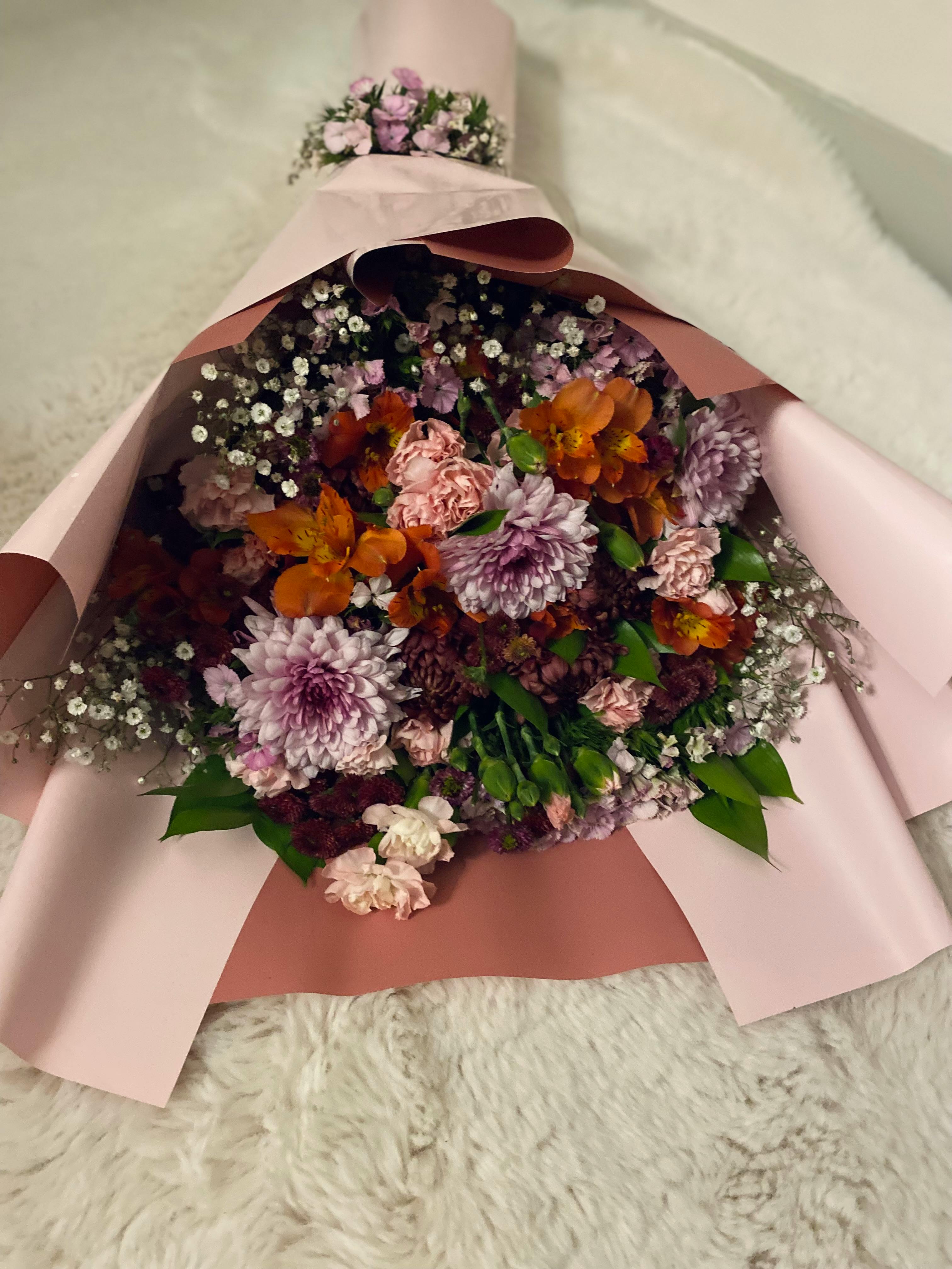 Elegant Mixed Flower Bouquet