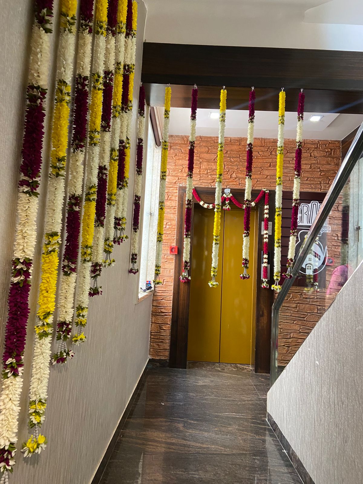 Fabric Garland  door set