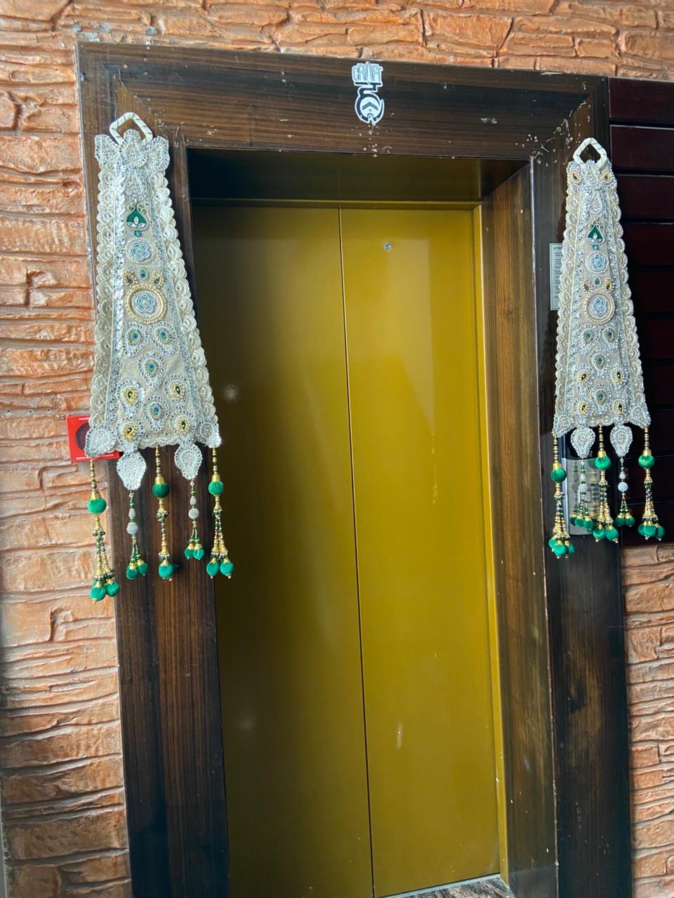 Cone hanging (pair)