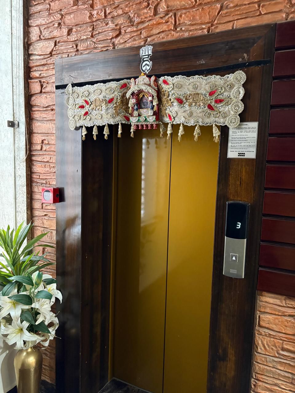  TRADITIONAL DECORATIVE TORAN