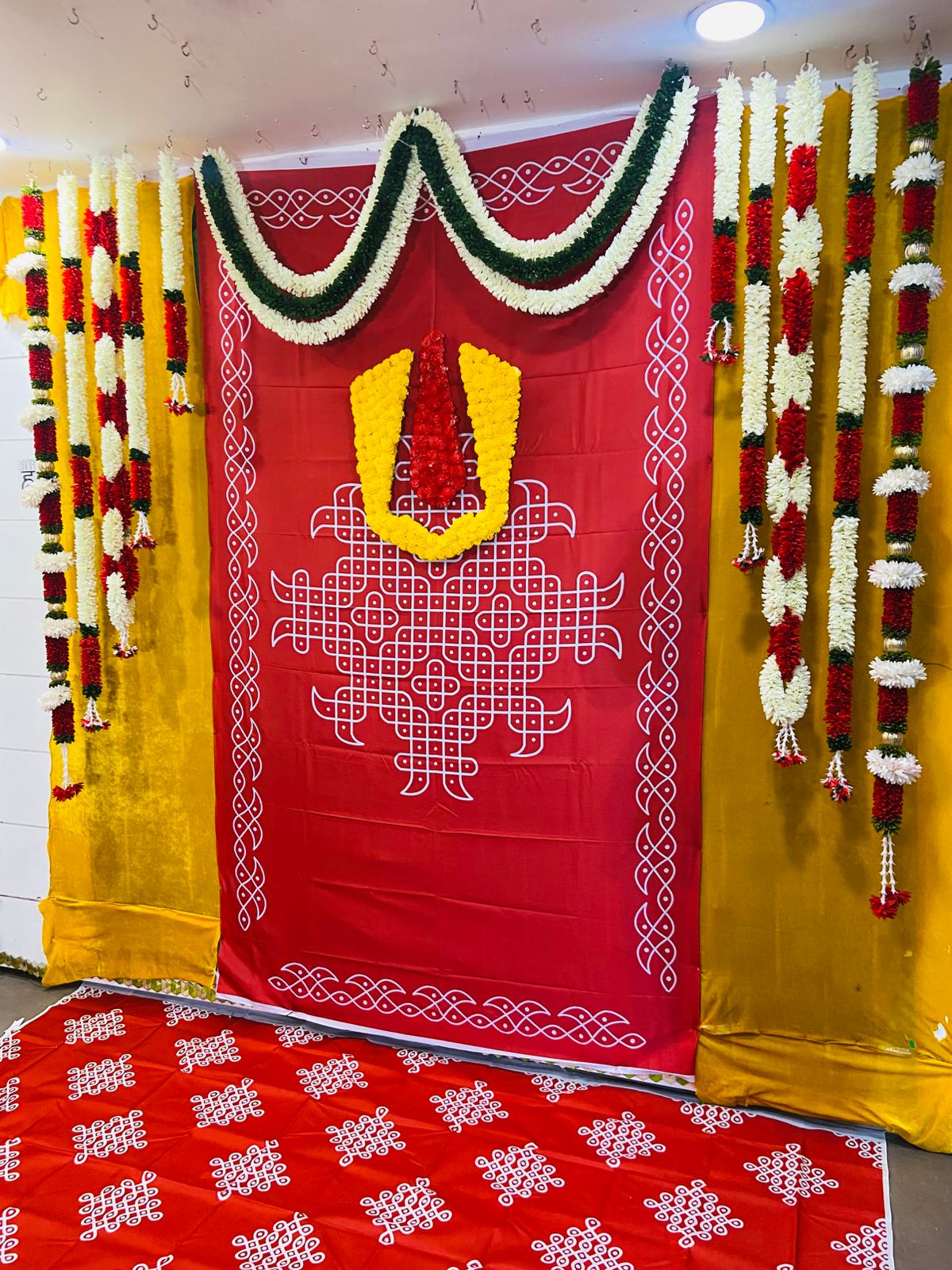 Traditional Wedding Decor Backdrop