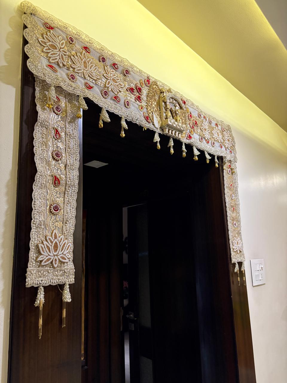 TRADITIONAL EMBROIDERED TORAN