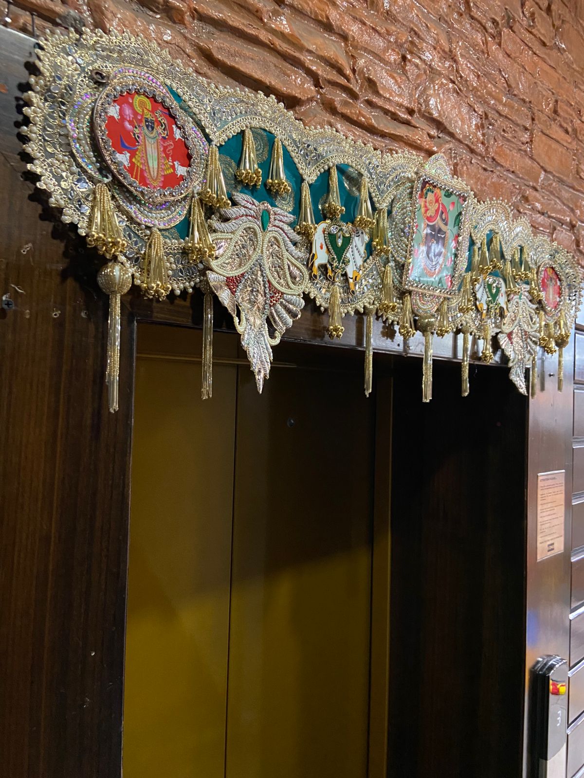 DECORATIVE TORAN FOR DOORWAYS