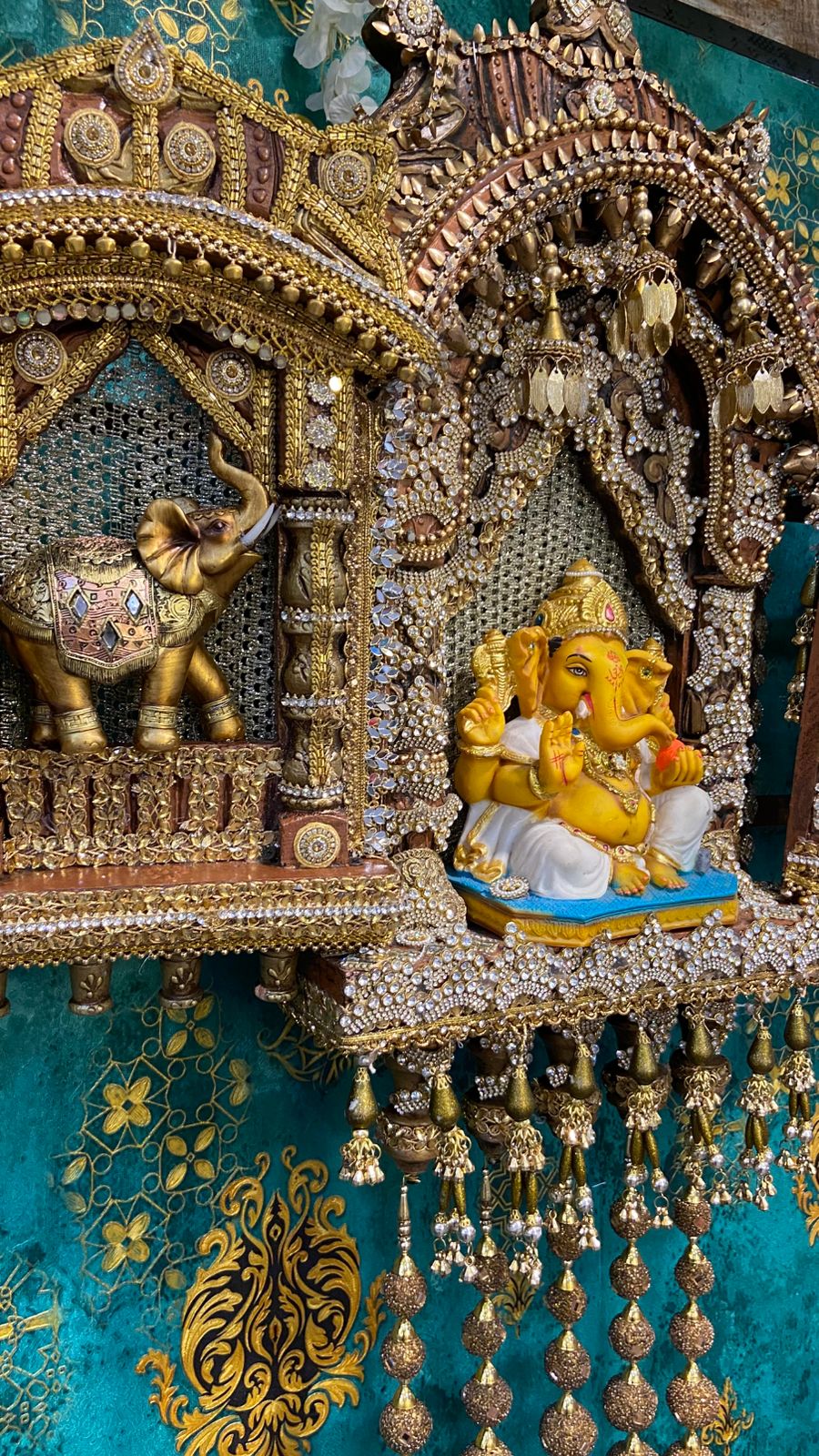 TRADITIONAL DECORATIVE TEMPLE TORAN