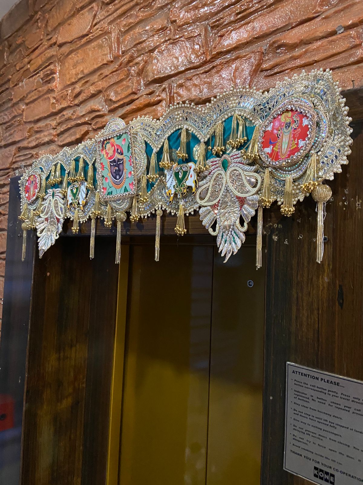 DECORATIVE TORAN FOR DOORWAYS