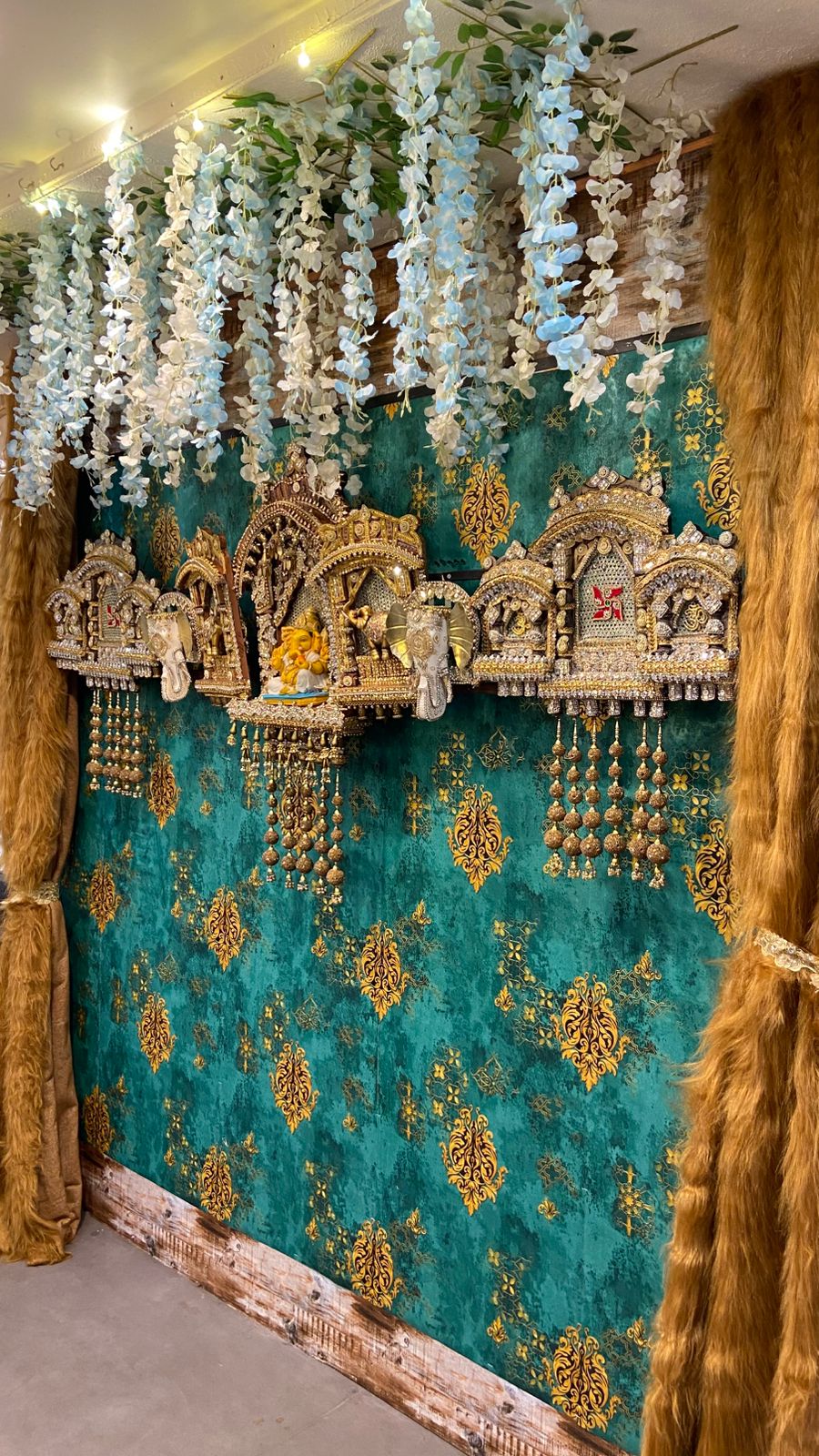 TRADITIONAL DECORATIVE TEMPLE TORAN
