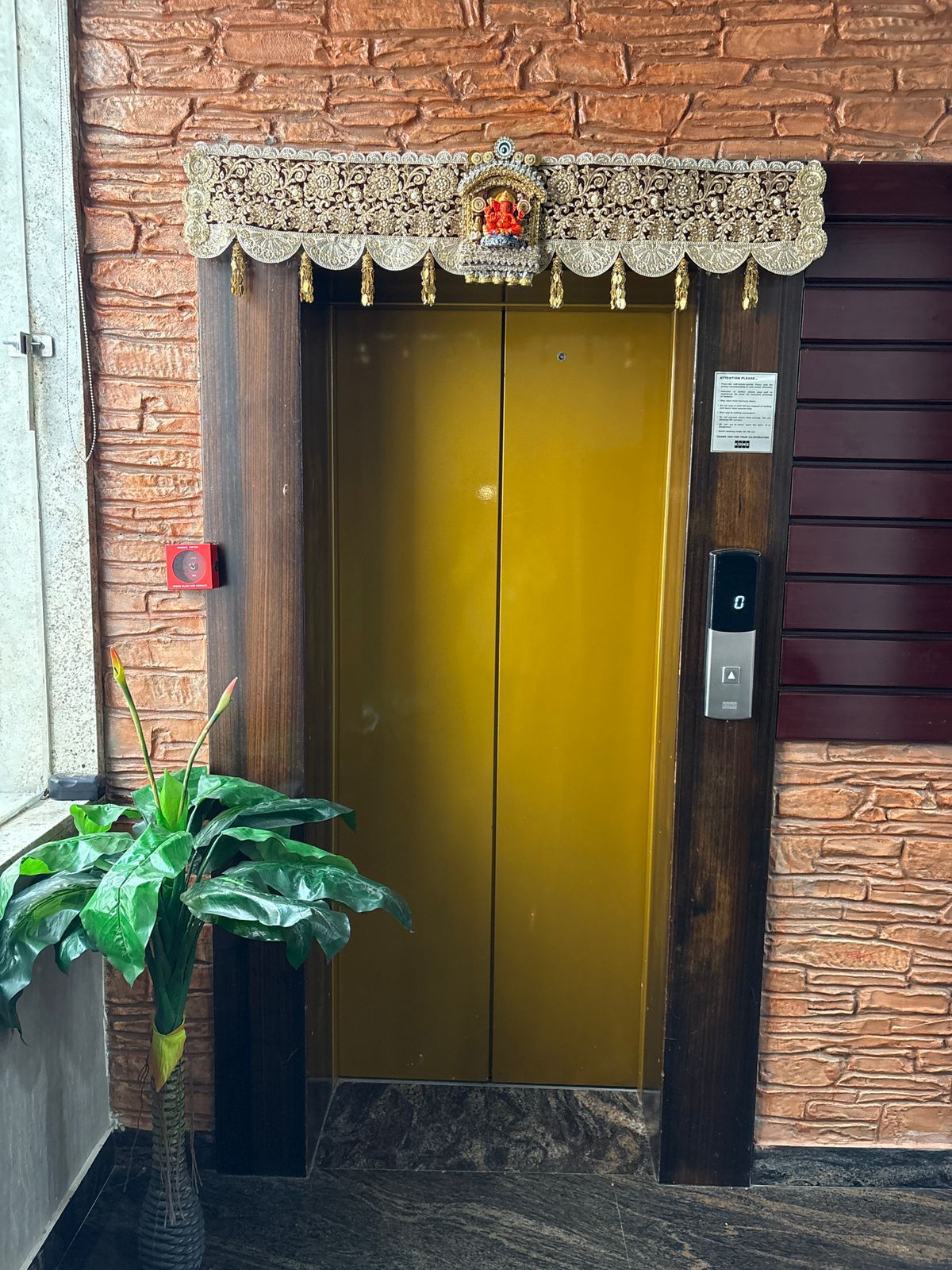TRADITIONAL DECORATIVE TORAN