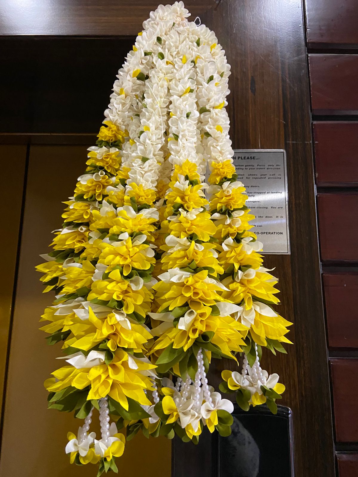 CONE SHAPE FABRIC GARLAND 