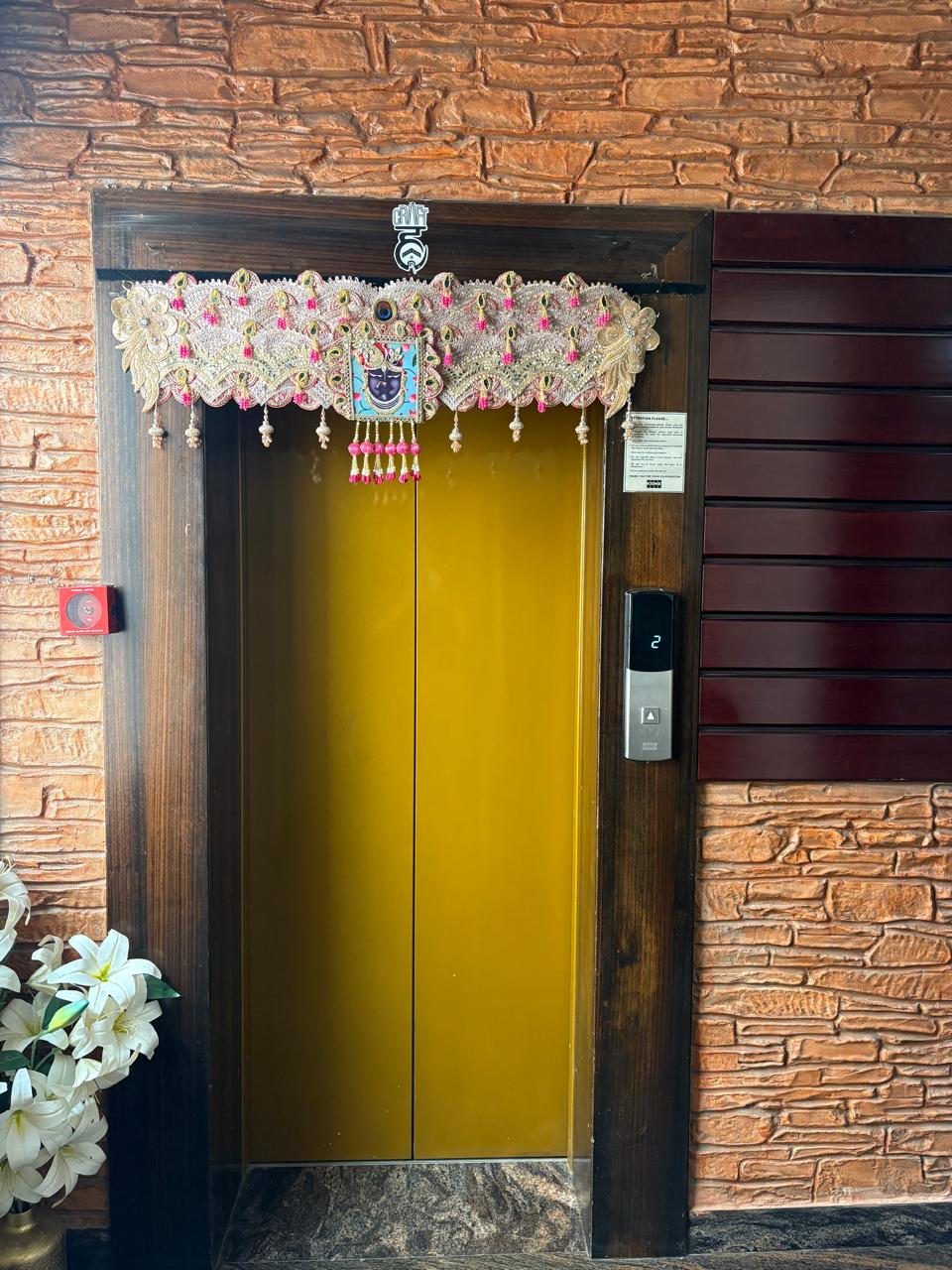 TRADITIONAL DECORATIVE TORAN