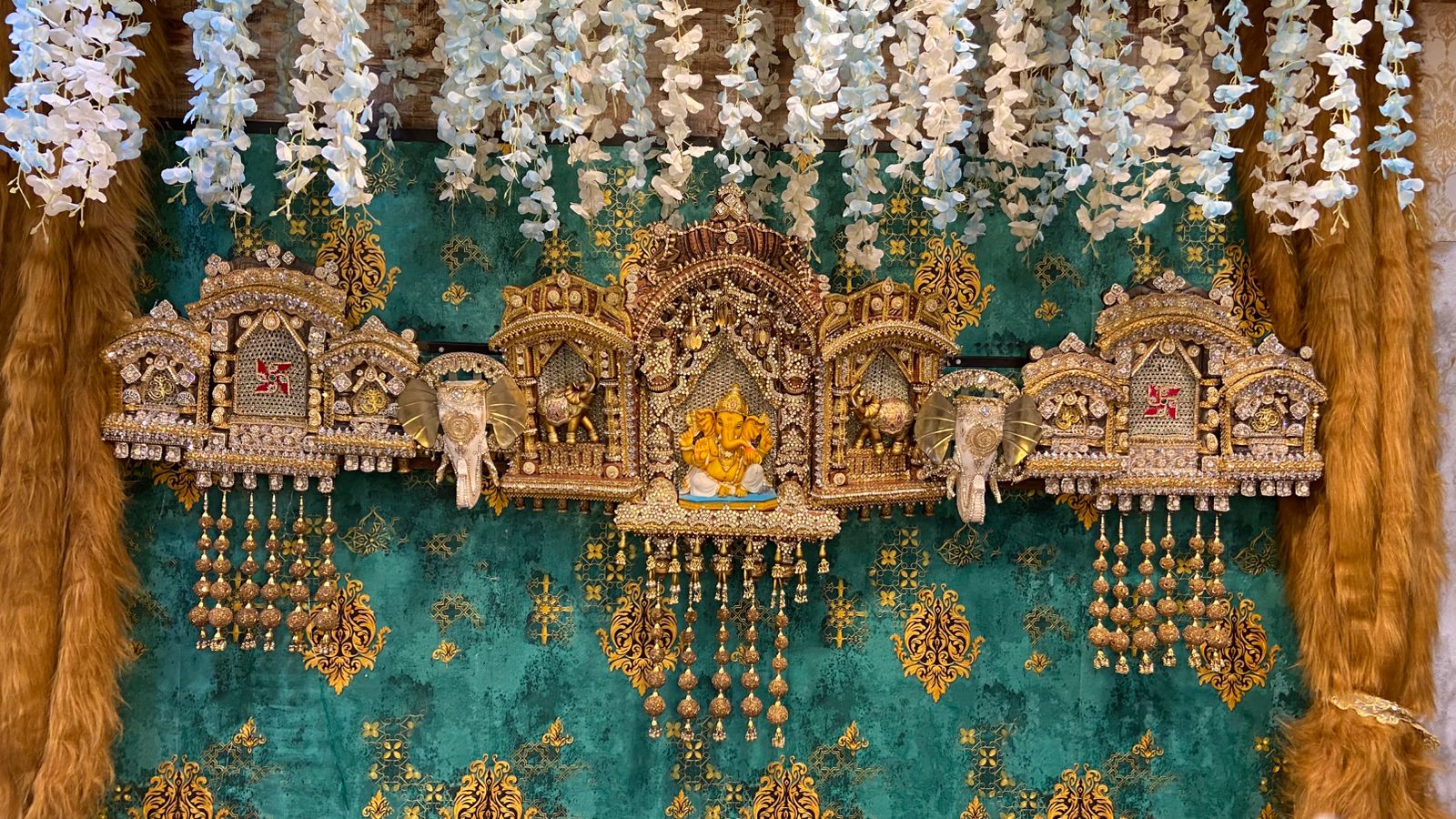 TRADITIONAL DECORATIVE TEMPLE TORAN