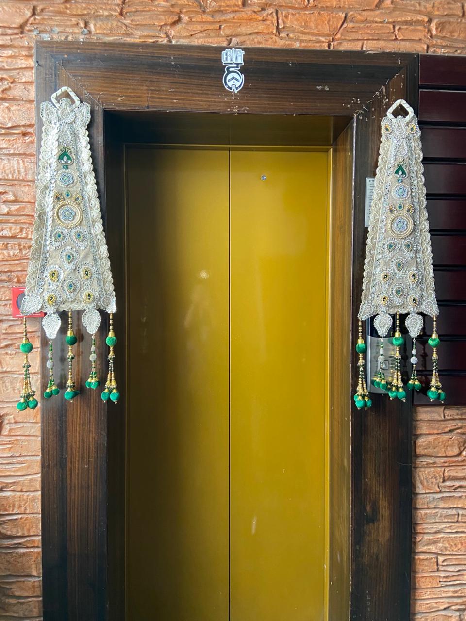 Cone hanging (pair)