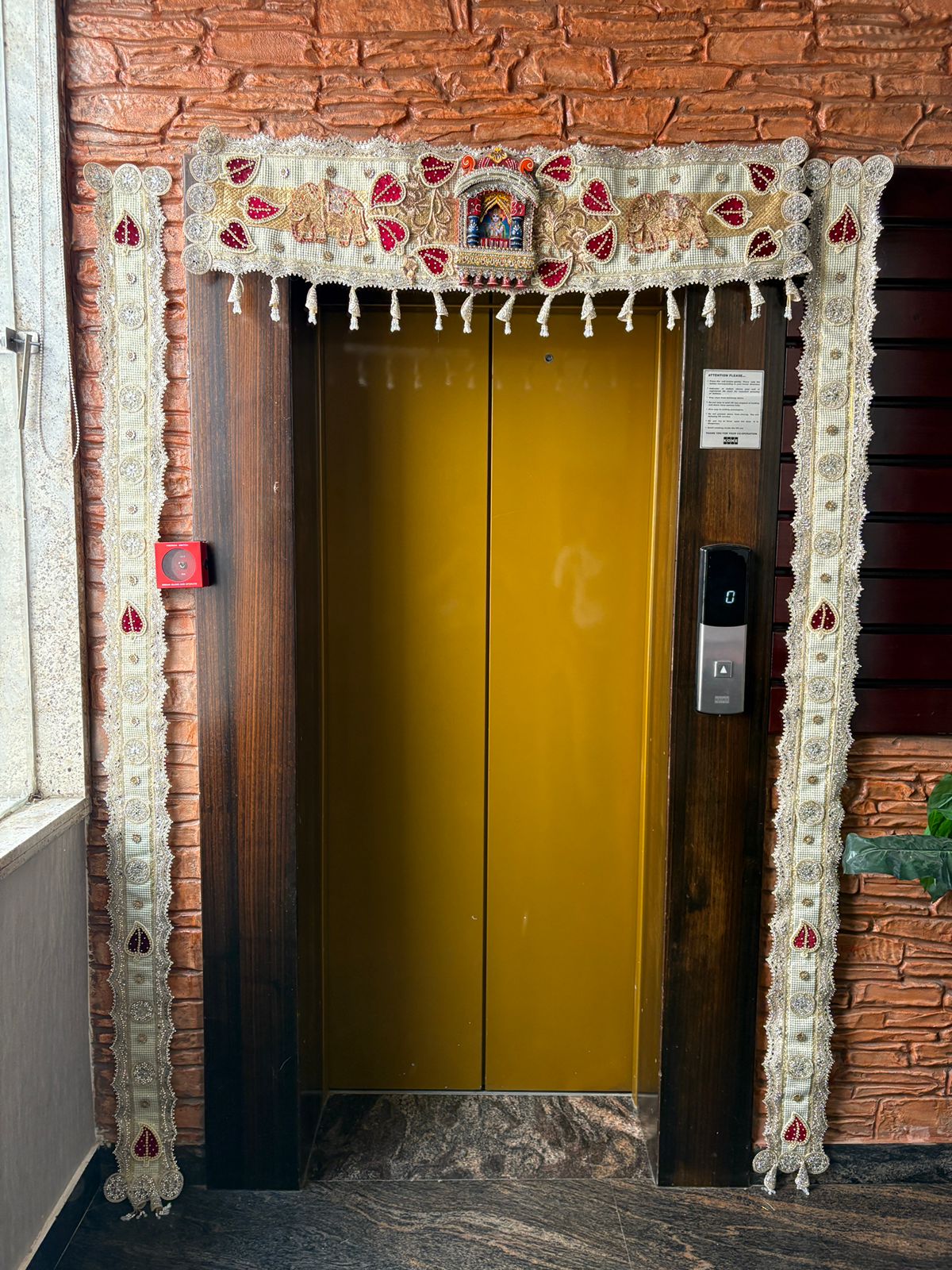 DECORATIVE WEDDING TORAN