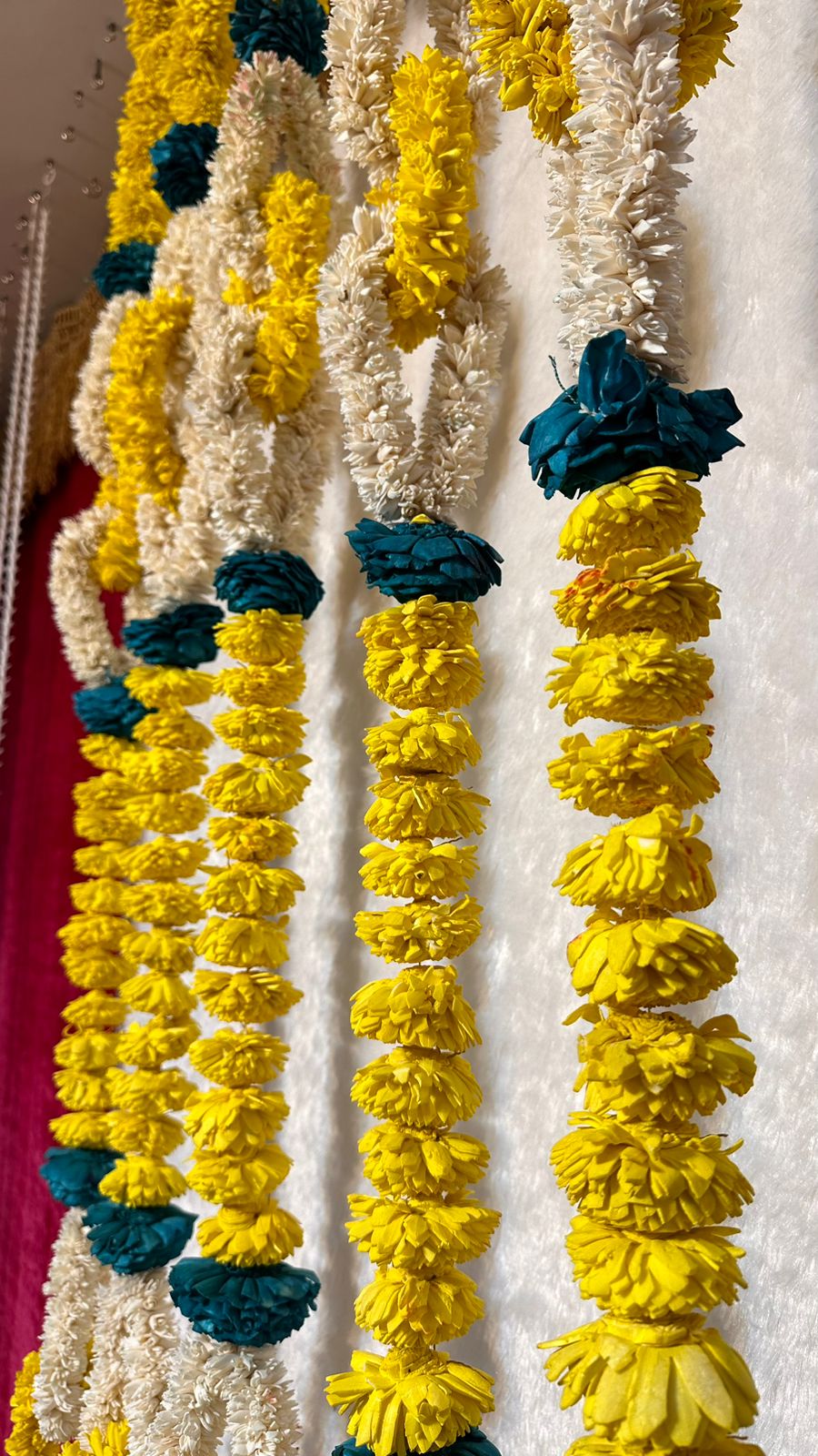 SOLAWOOD YELLOW FLOWERS LOOP STRING 