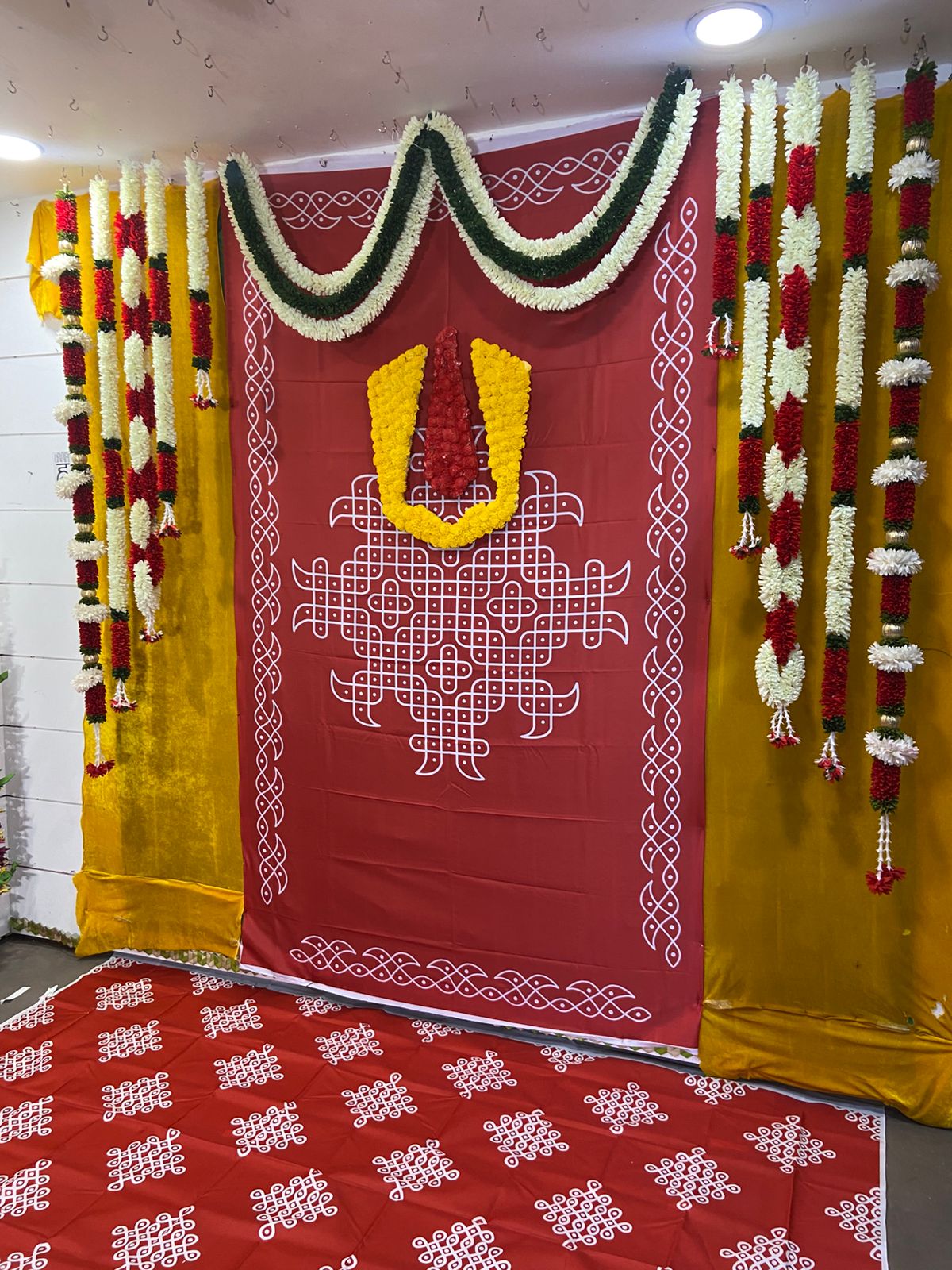 Traditional Wedding Decor Backdrop