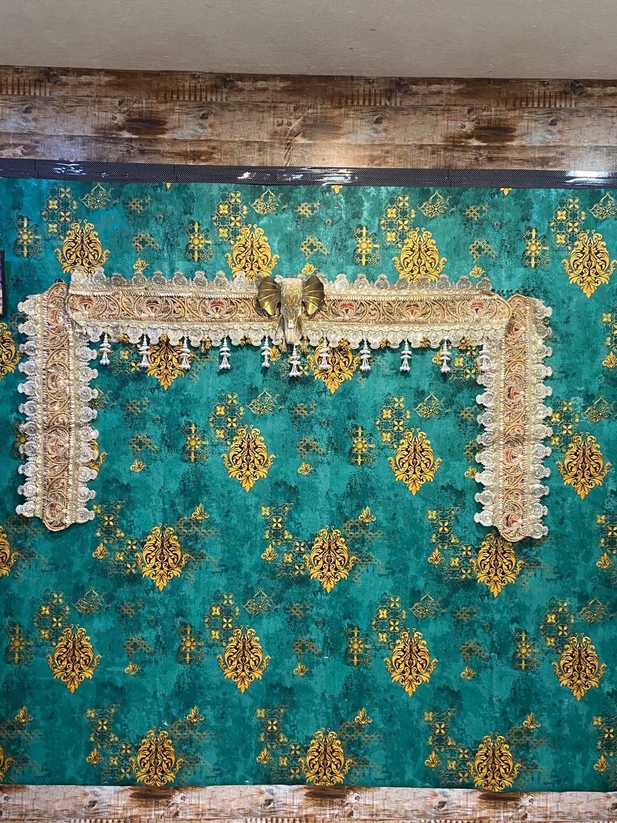 TRADITIONAL DECORATIVE TORAN