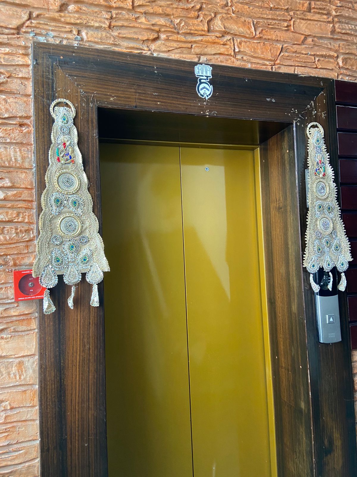 cone hanging (pair)