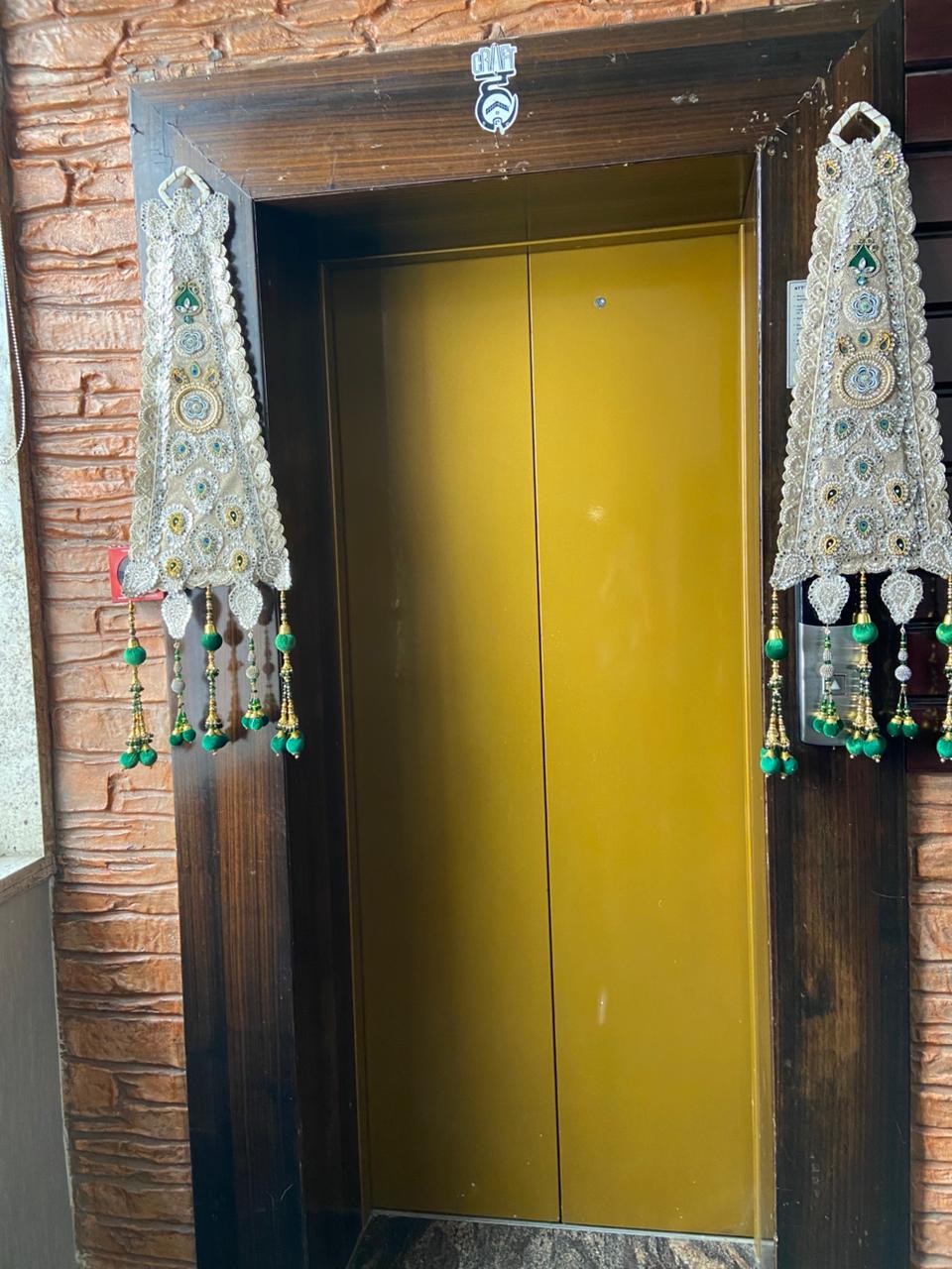 Cone hanging (pair)