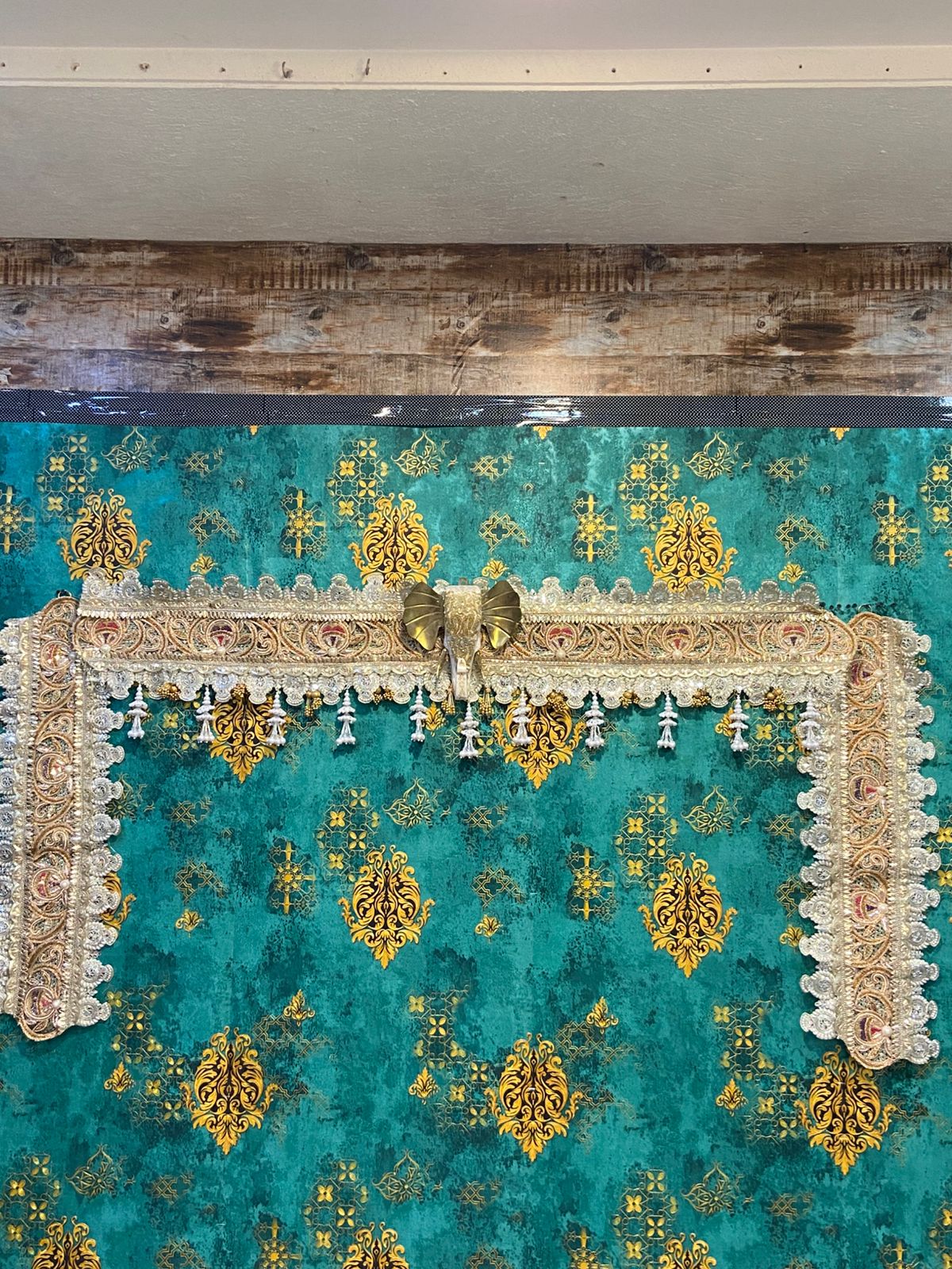 TRADITIONAL DECORATIVE TORAN