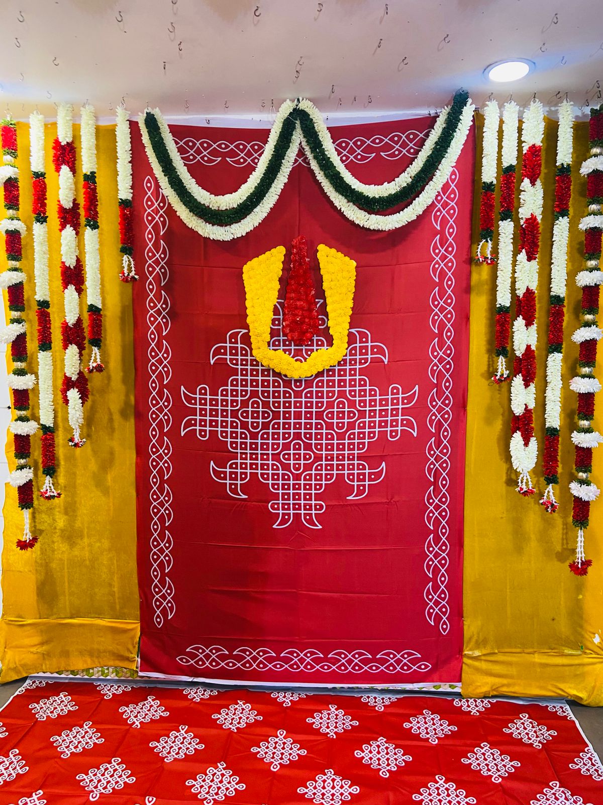 Traditional Wedding Decor Backdrop