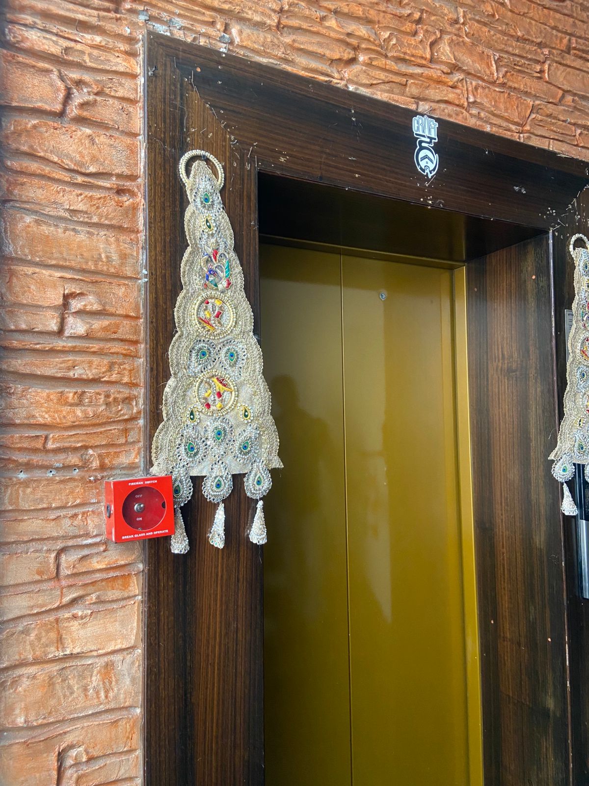 cone hanging (pair)