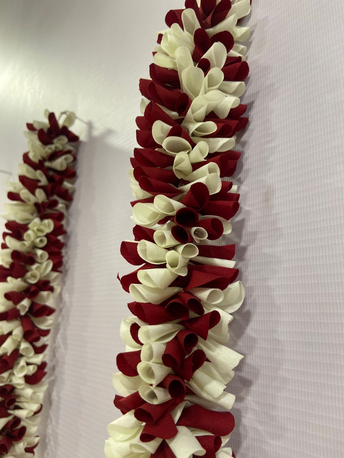 FLOWERS GARLAND (PACK OF 6)
