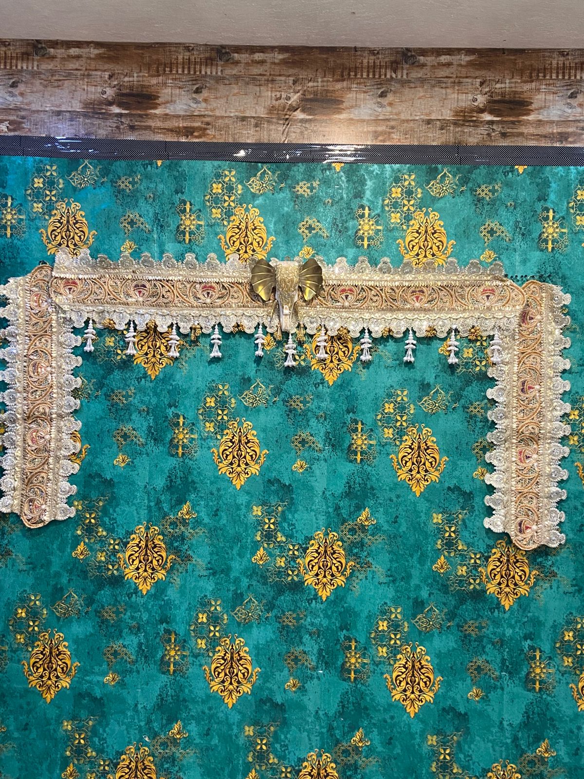 TRADITIONAL DECORATIVE TORAN