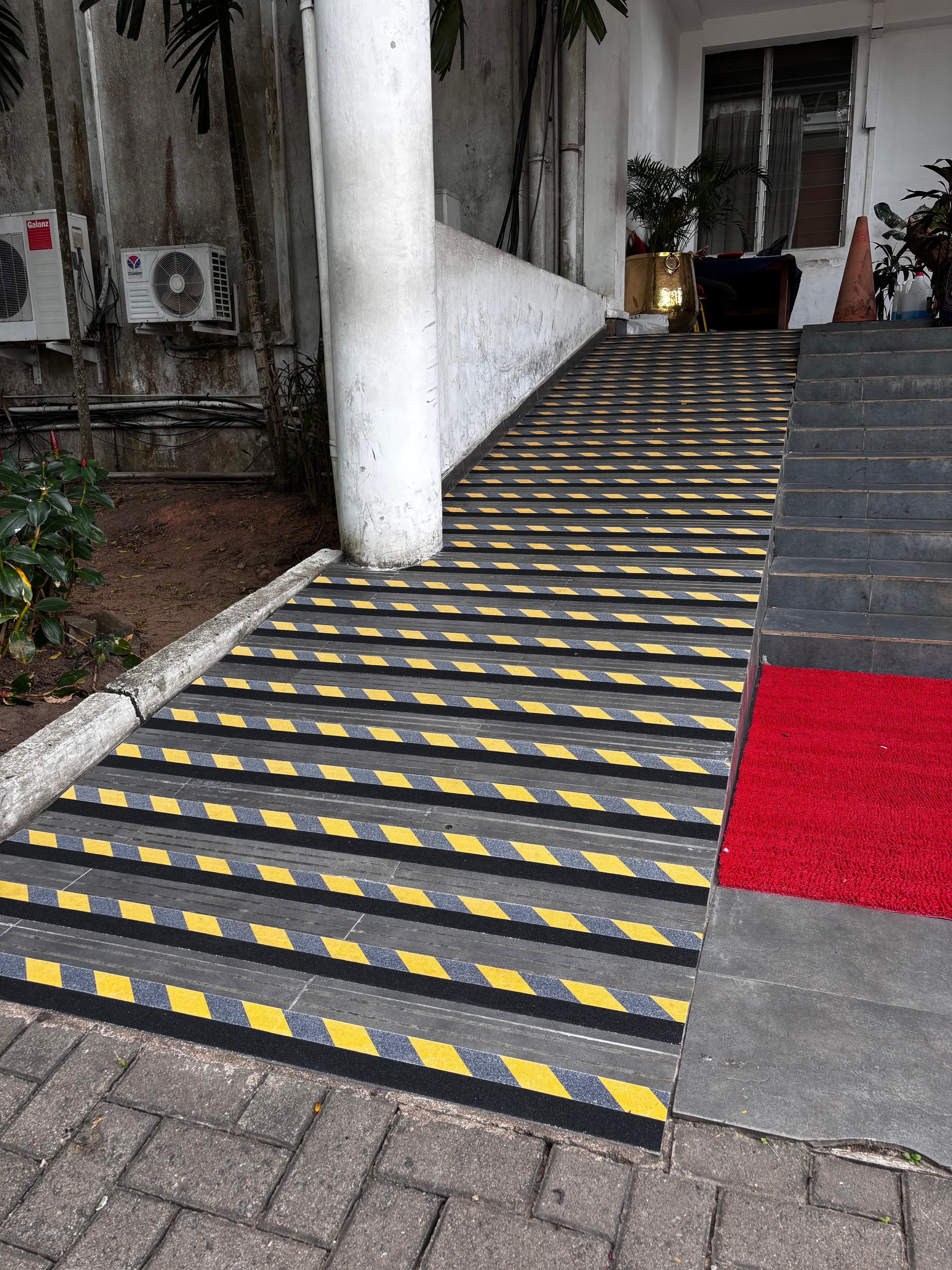 Bounded Anti-Slip Safety Tape