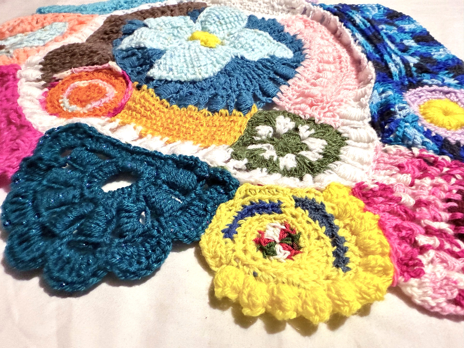 Handmade Crochet Artwork ( 22 x 22 )