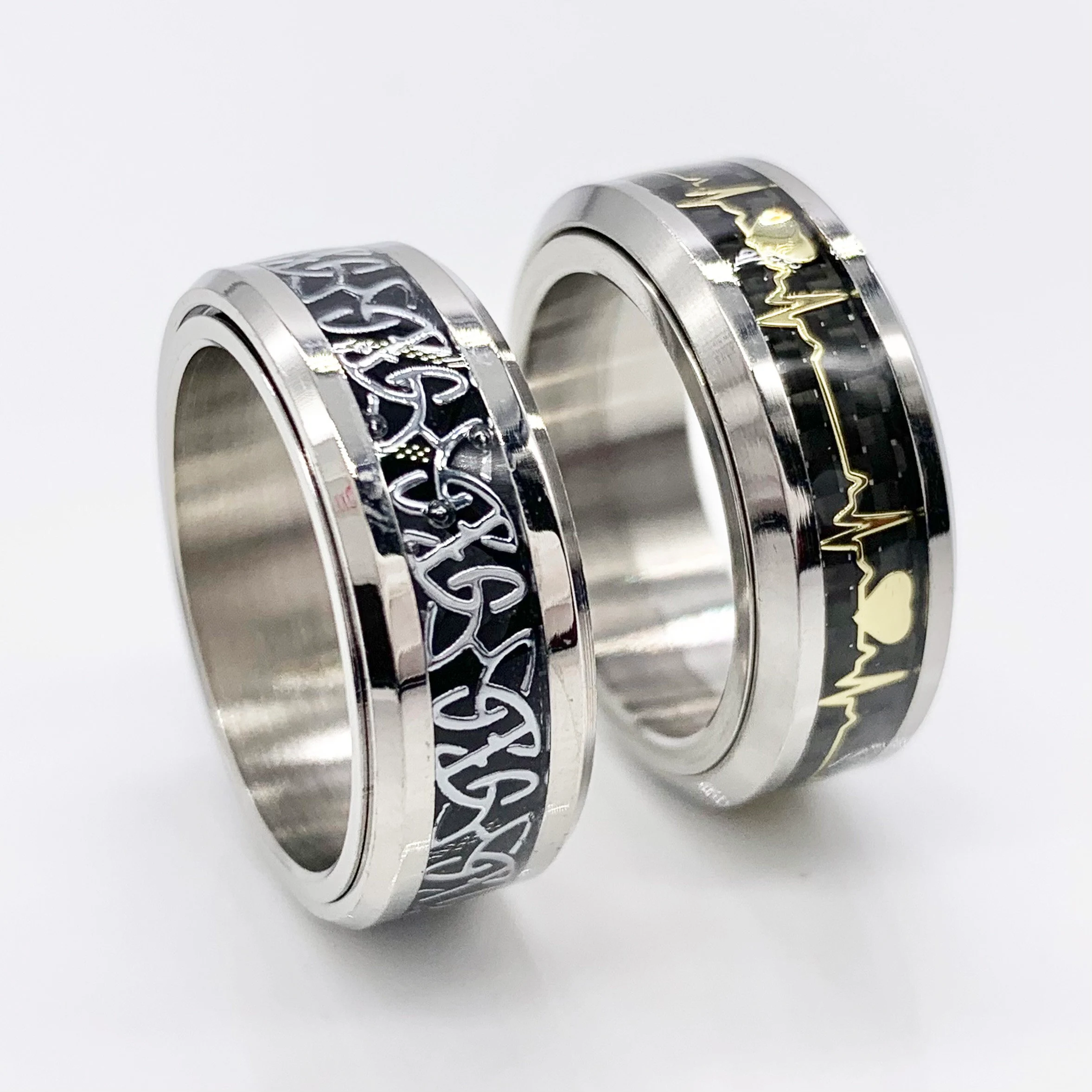 Spinner Ring with Carbon Fiber Art