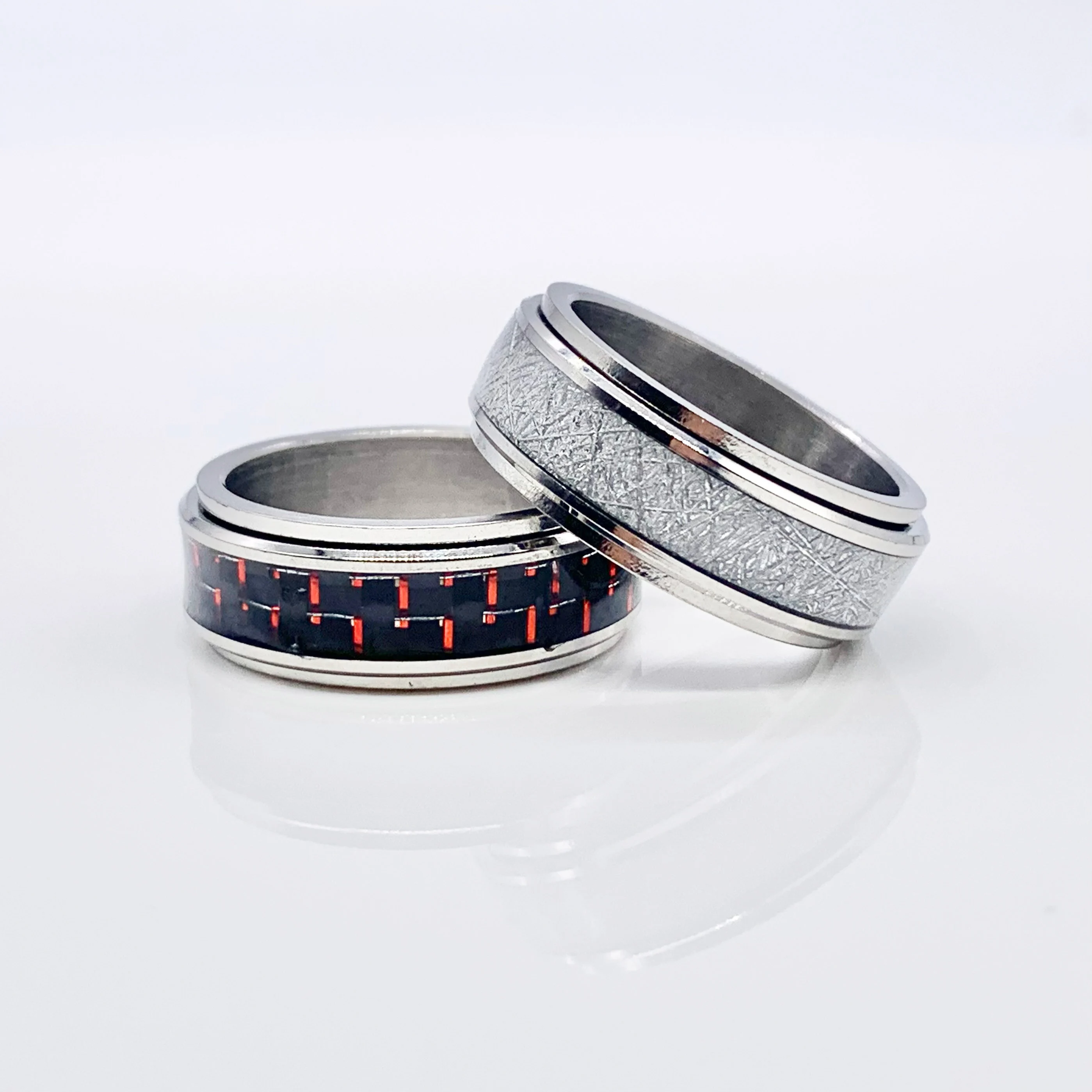 Men's Spinner Ring with Carbon Fiber Art