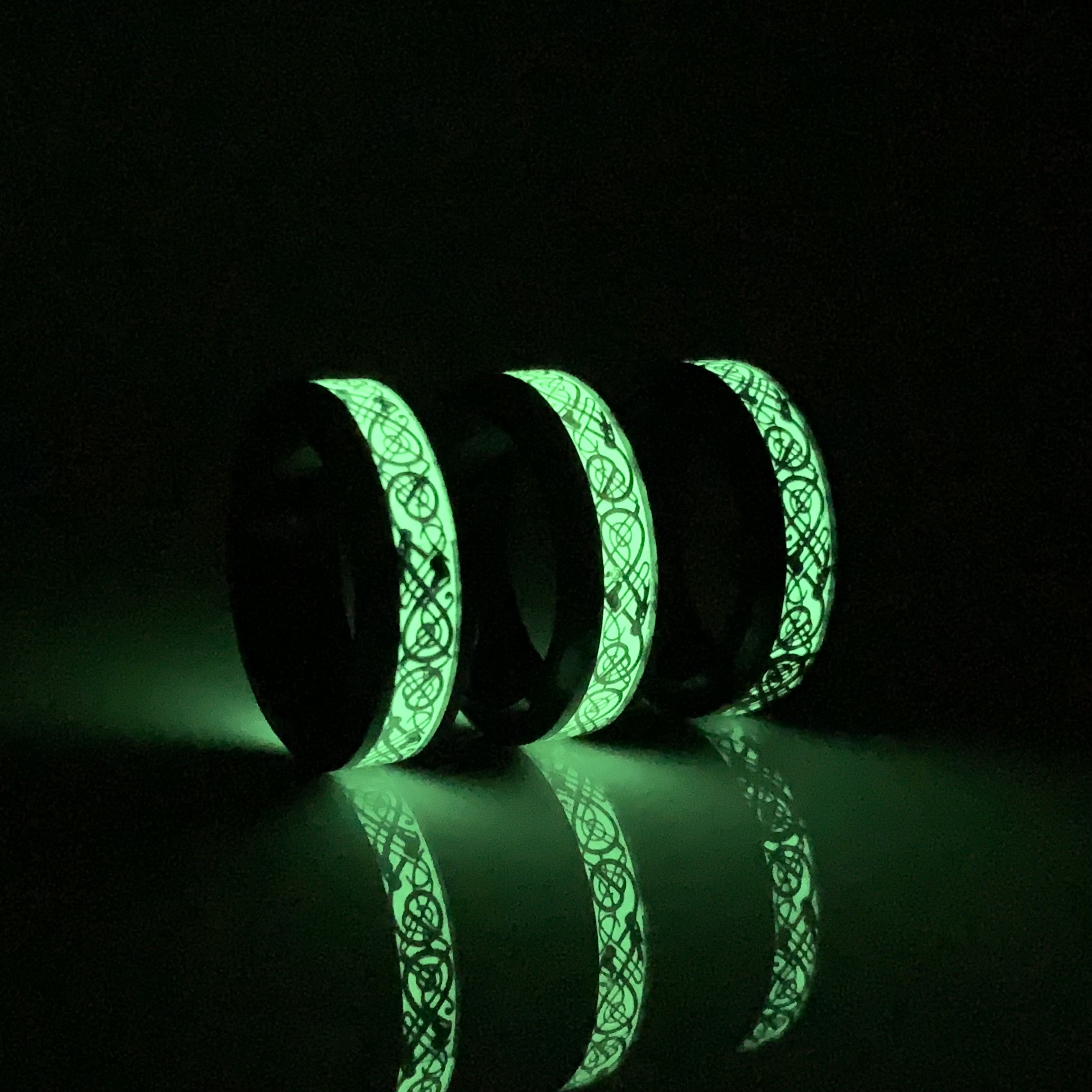 Glow Spinner Fidget Ring with Dragon Art