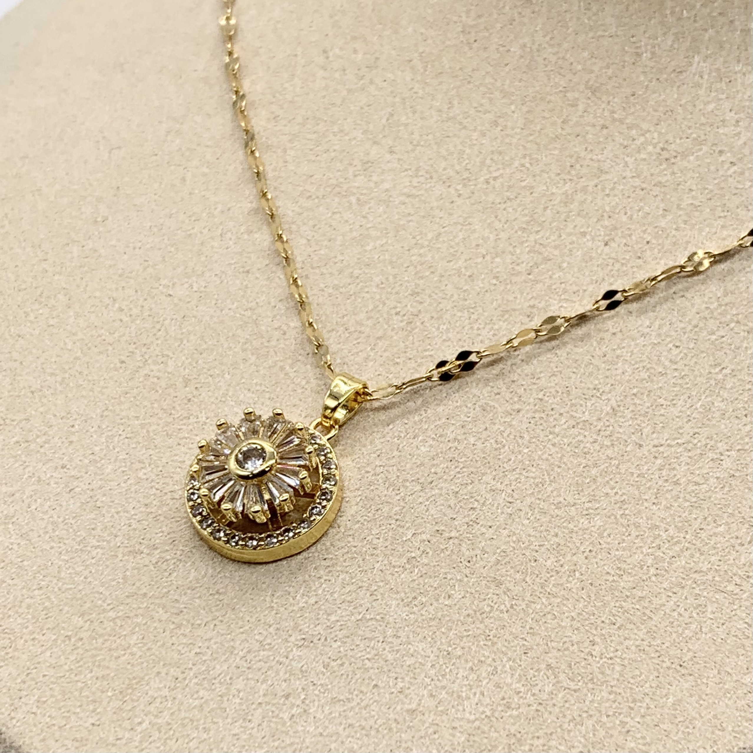 Flower Clear/Pink/Purple Crystal Spinner Fidget Necklace