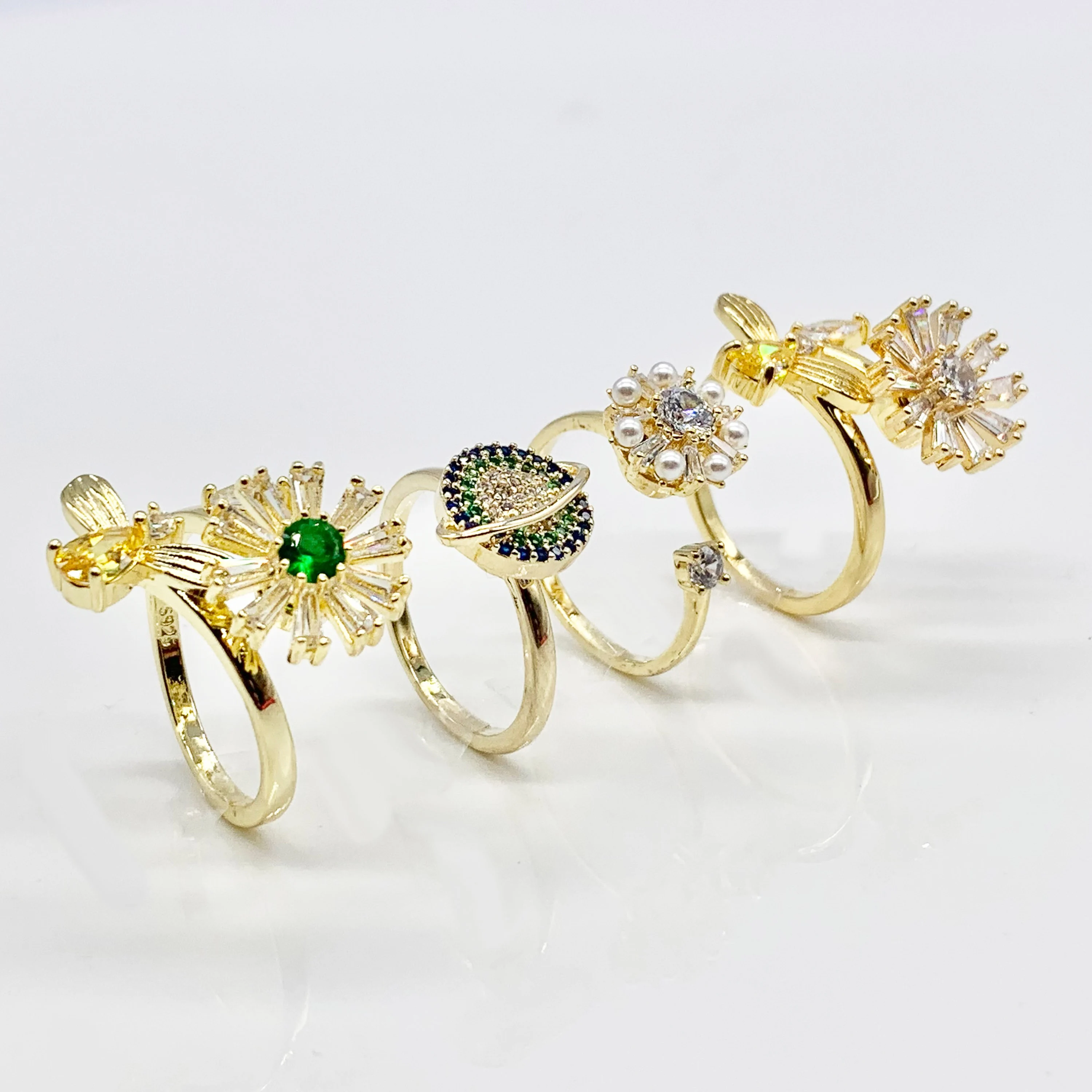 The Gold Bee( green/clear) | planet | flower Spinner Fidget Ring