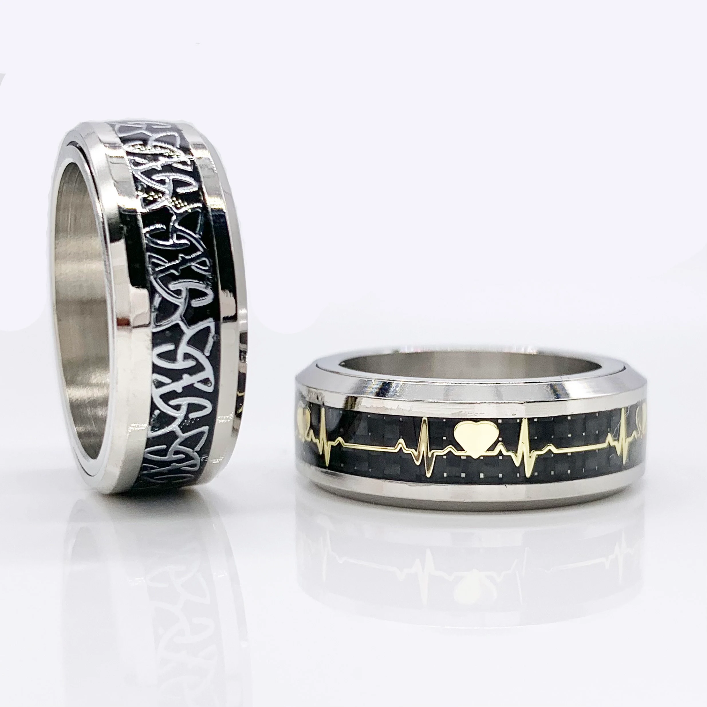 Spinner Ring with Carbon Fiber Art