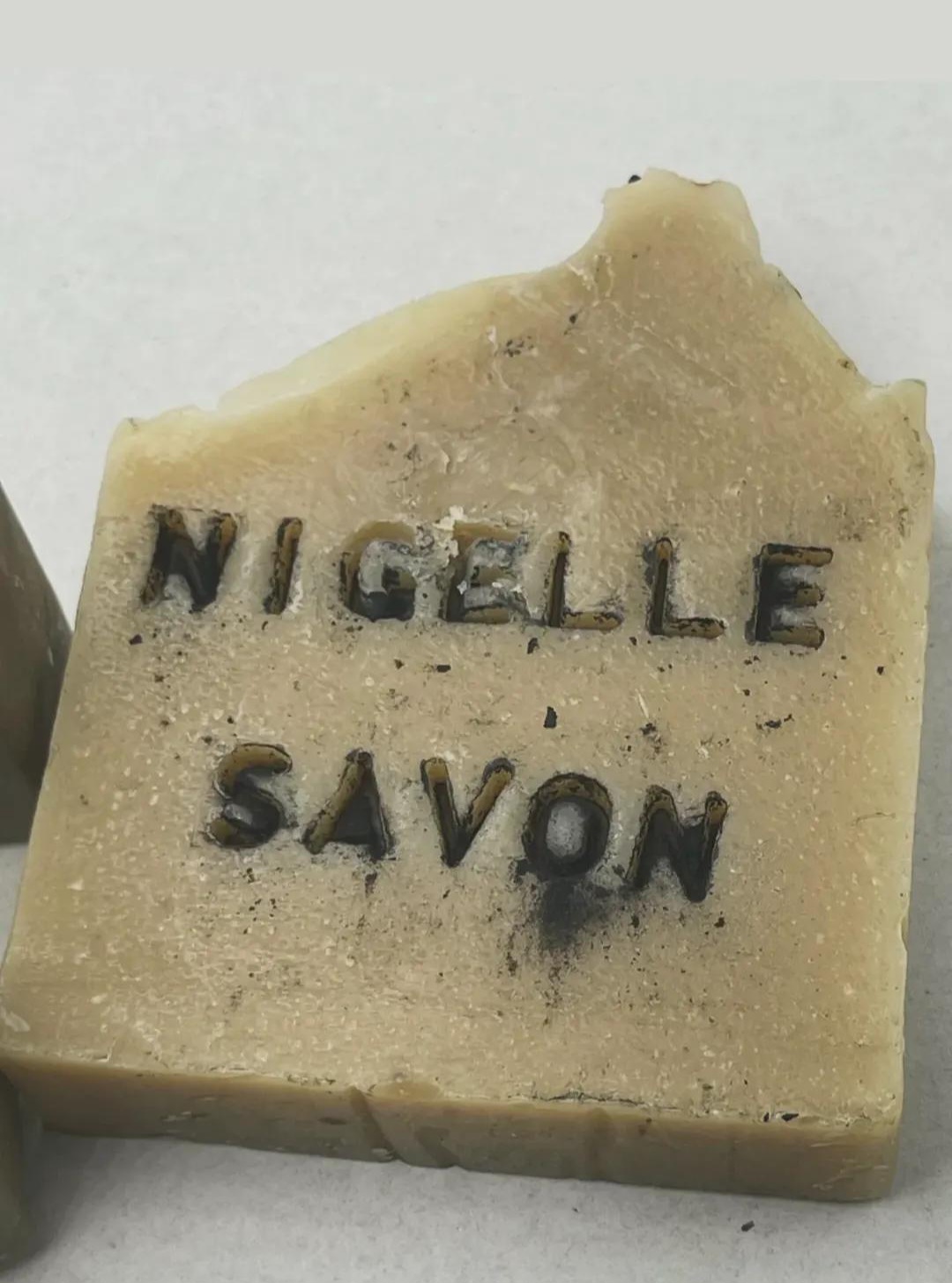 Savon artisanal à la Nigelle