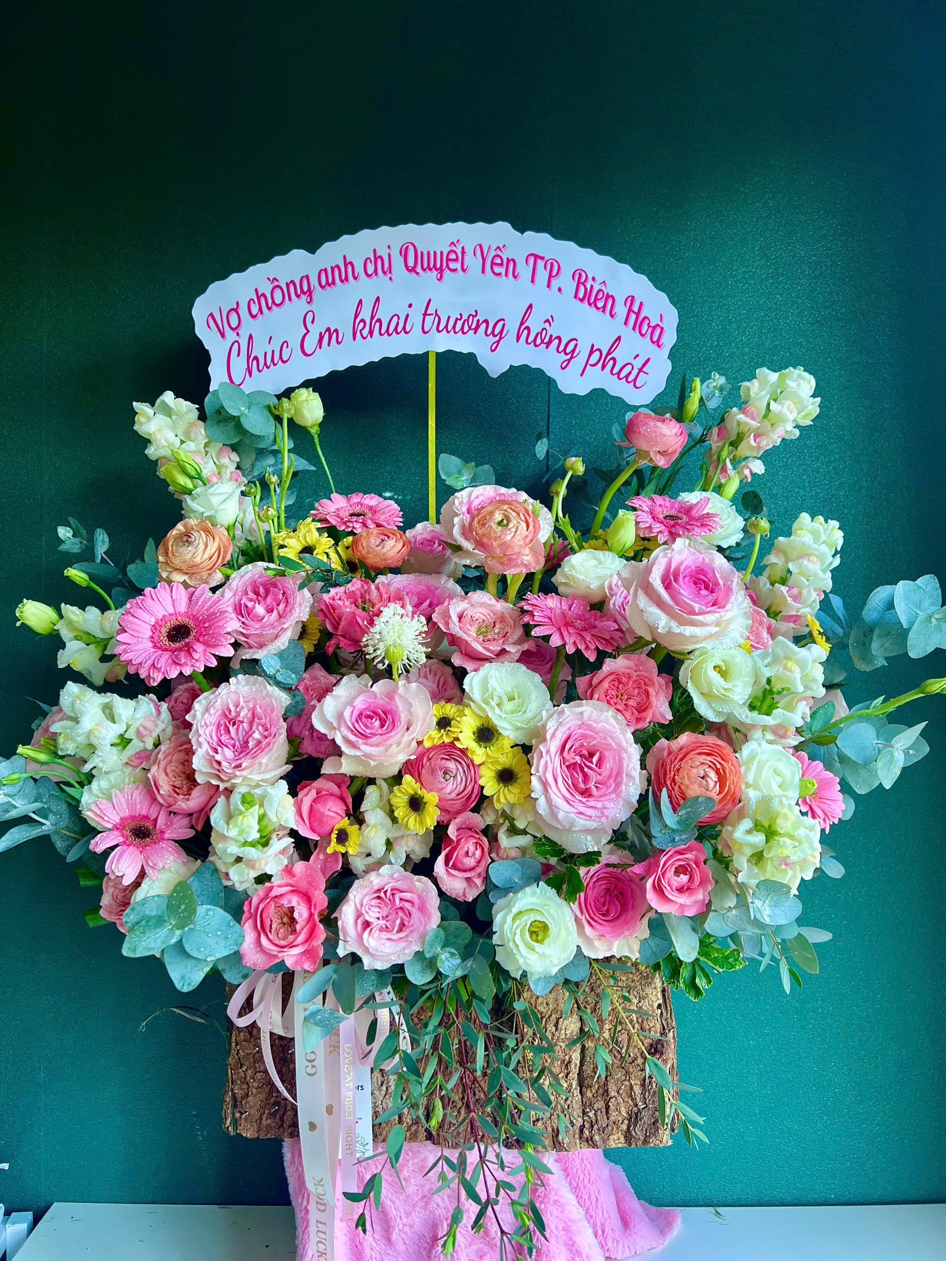 Lẵng hoa hồng mix