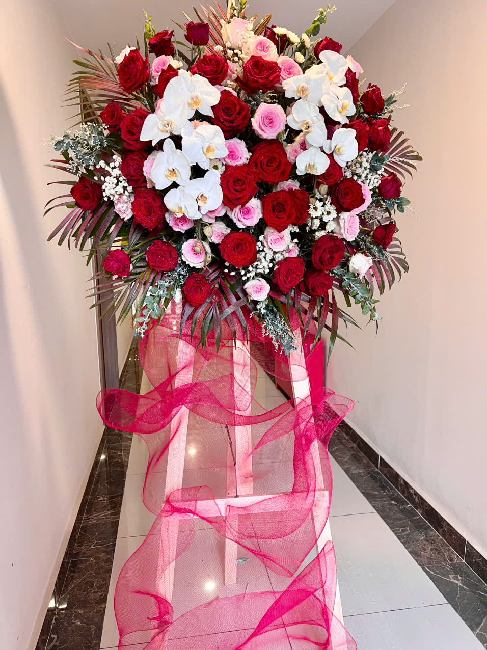 Kệ hoa chúc mừng 