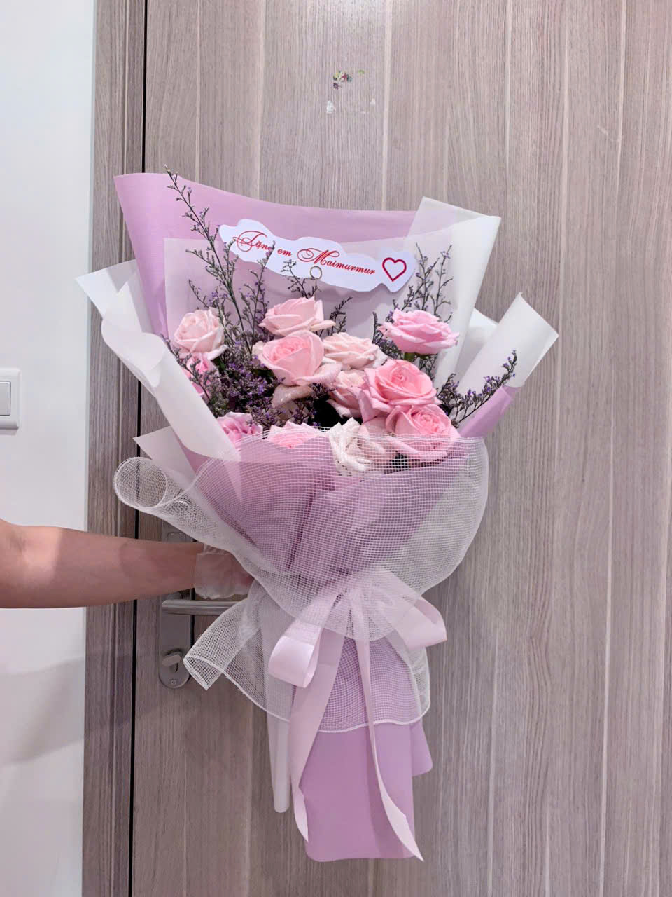 Bó hoa hồng màu hồng pastel