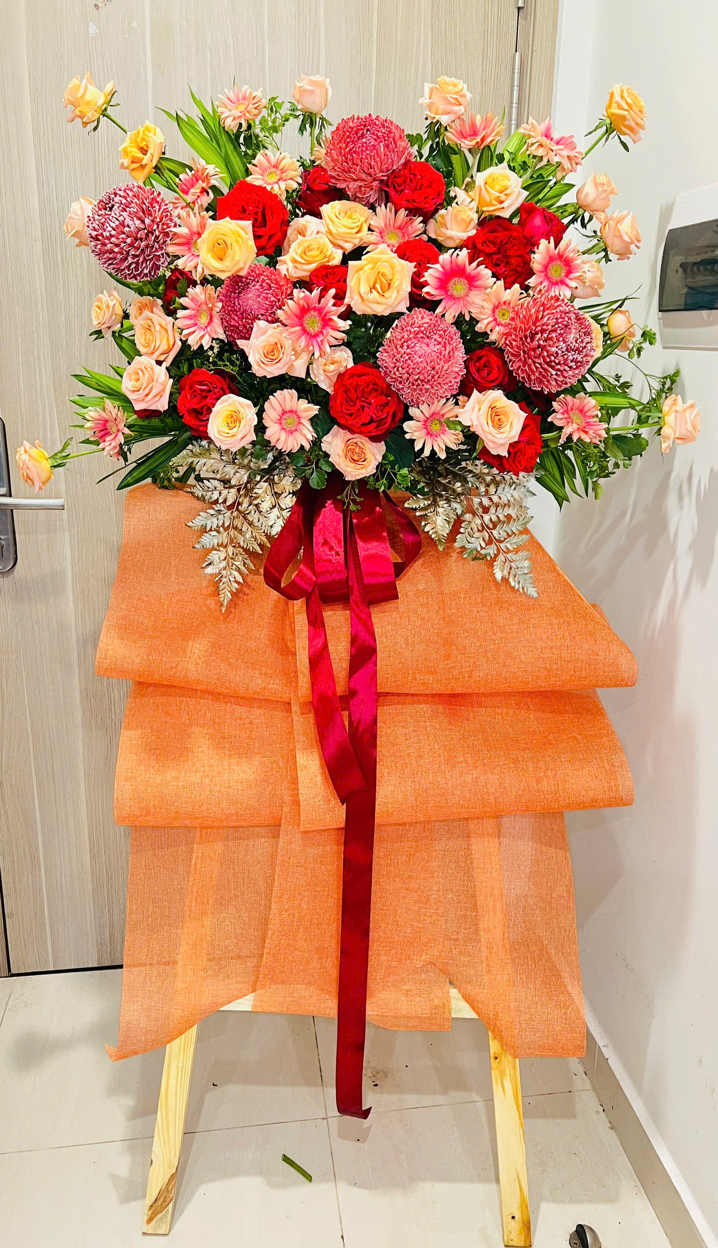Kệ hoa chúc mừng sang trọng