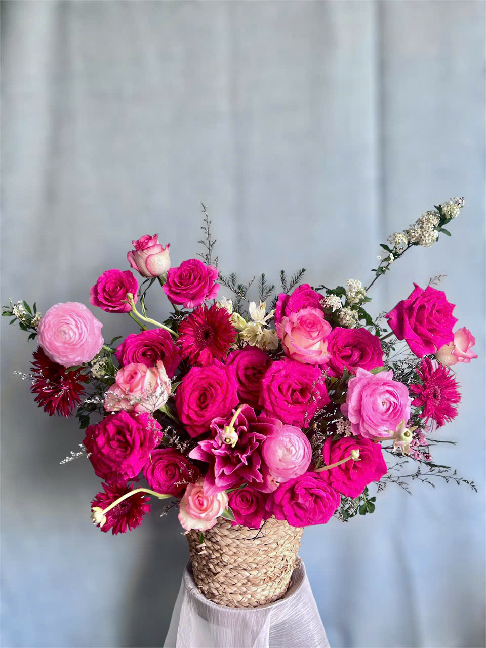 Giỏ hoa hồng rực rỡ