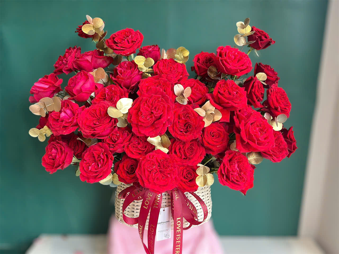 Giỏ hoa hồng đỏ
