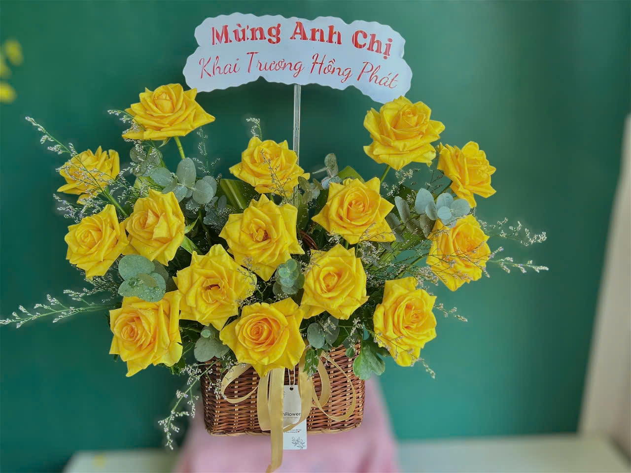 Giỏ hoa hồng vàng