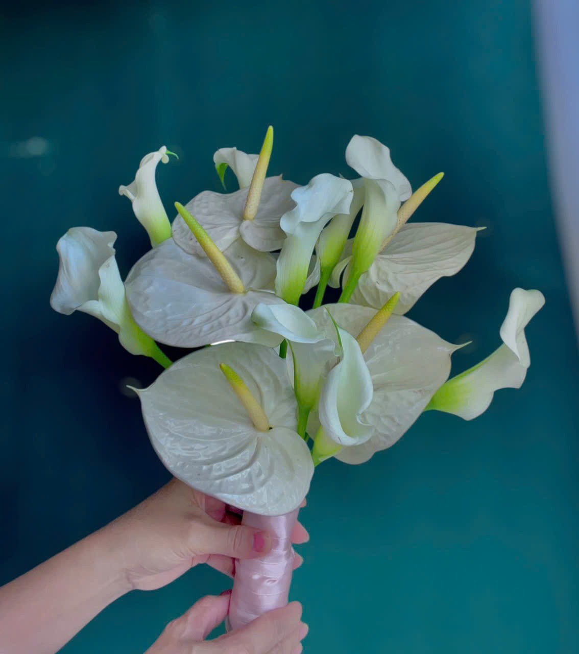 Bó hoa cưới Calalily trắng