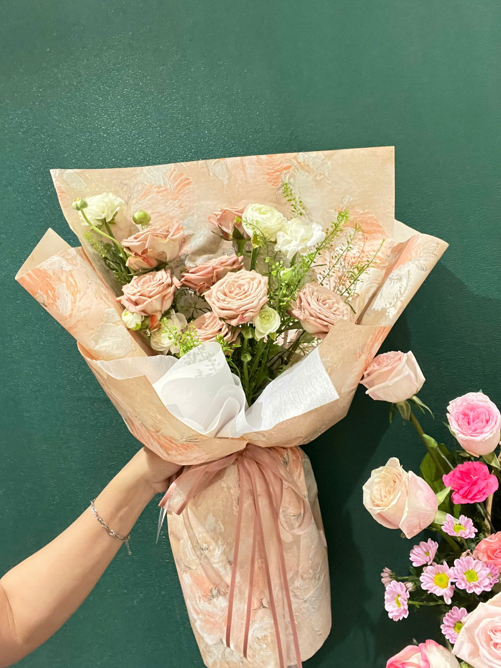 Bó hoa hồng pastel Capuchino