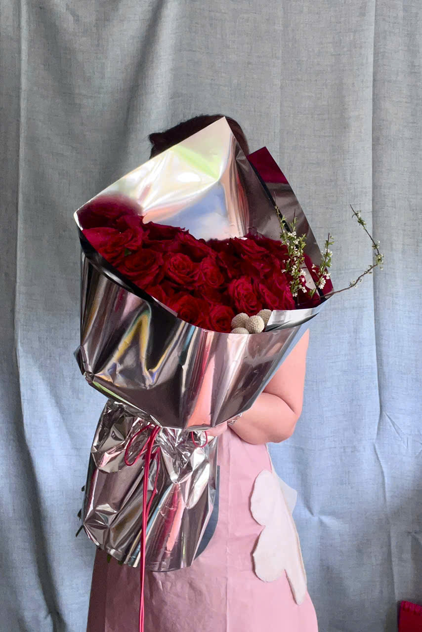 Bó hoa hồng đỏ Ecuador 