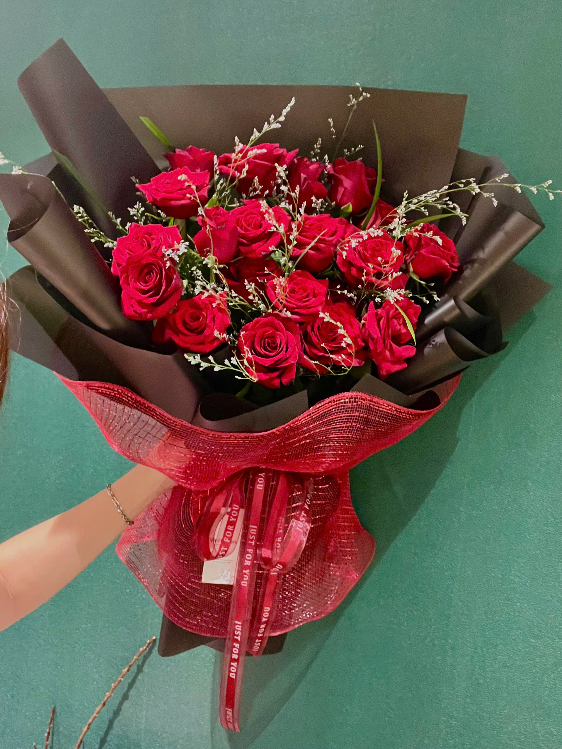 Bó hoa hồng đỏ sang trọng