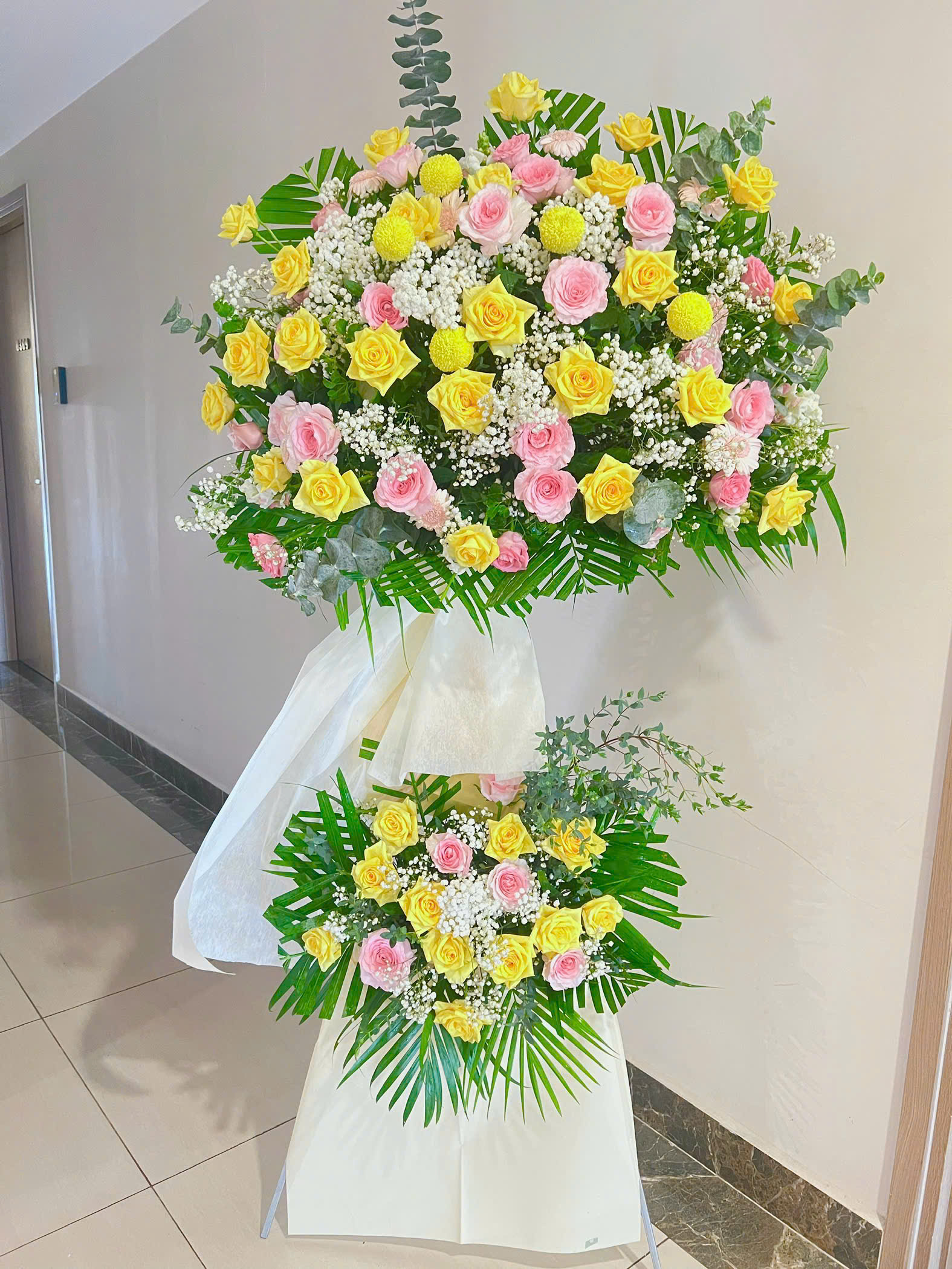 Kệ hoa chúc mừng
